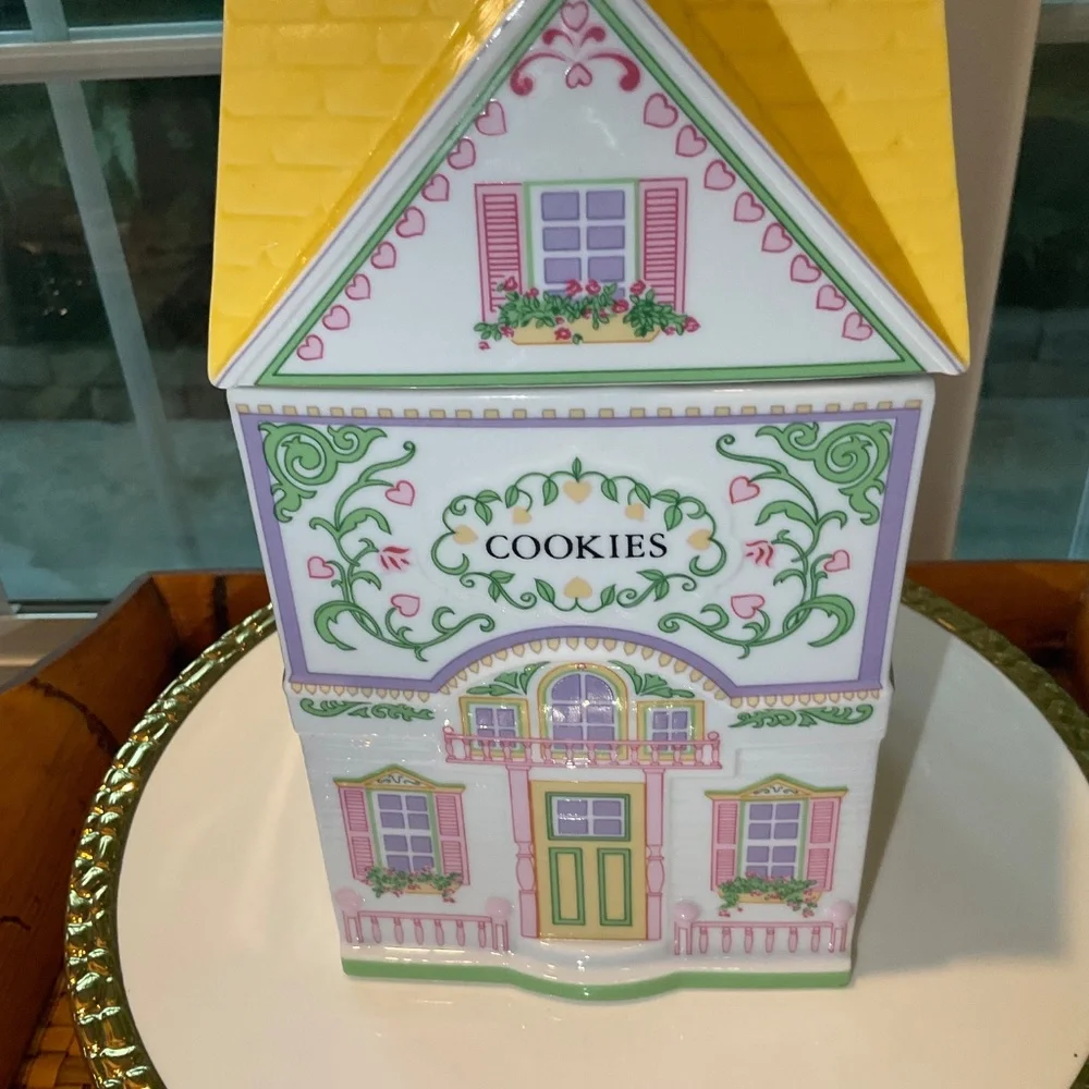 LENOX 1991 The Village Cookie Jar Canister Yellow Fine Porcelain - Beautiful!